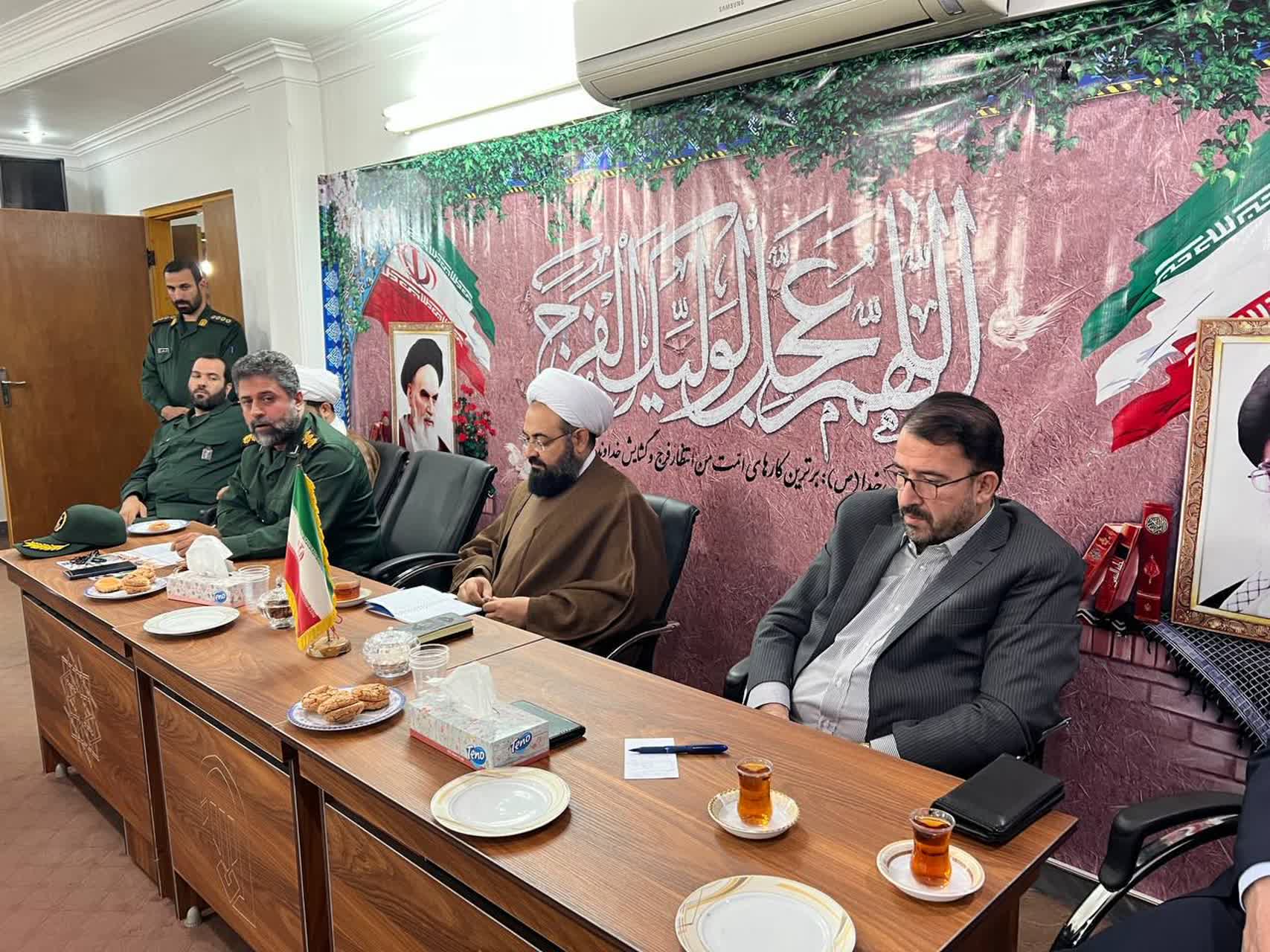 به مناسبت گرامیداشت هفته بسیج صورت گرفت؛ دیدار فرماندار و مسئولان لنگرود با امام جمعه این شهرستان