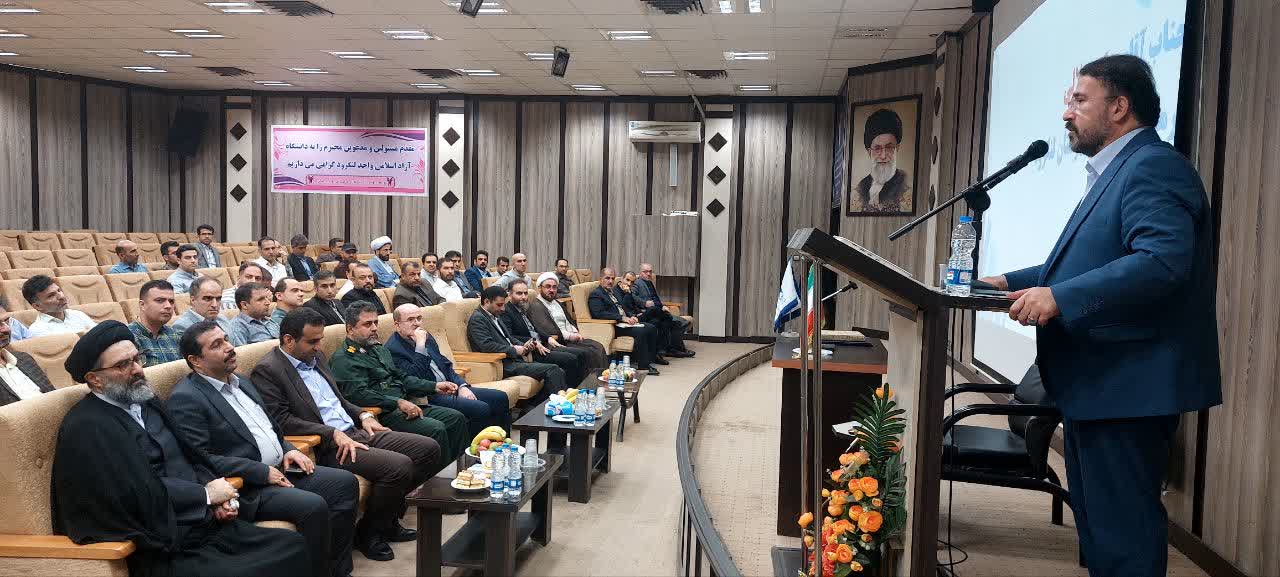 رییس دانشگاه آزاد اسلامی لنگرود، خوشحال شد