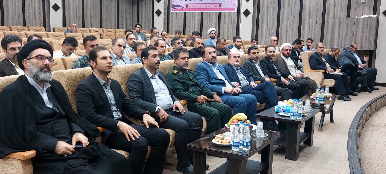 رییس دانشگاه آزاد اسلامی لنگرود، خوشحال شد