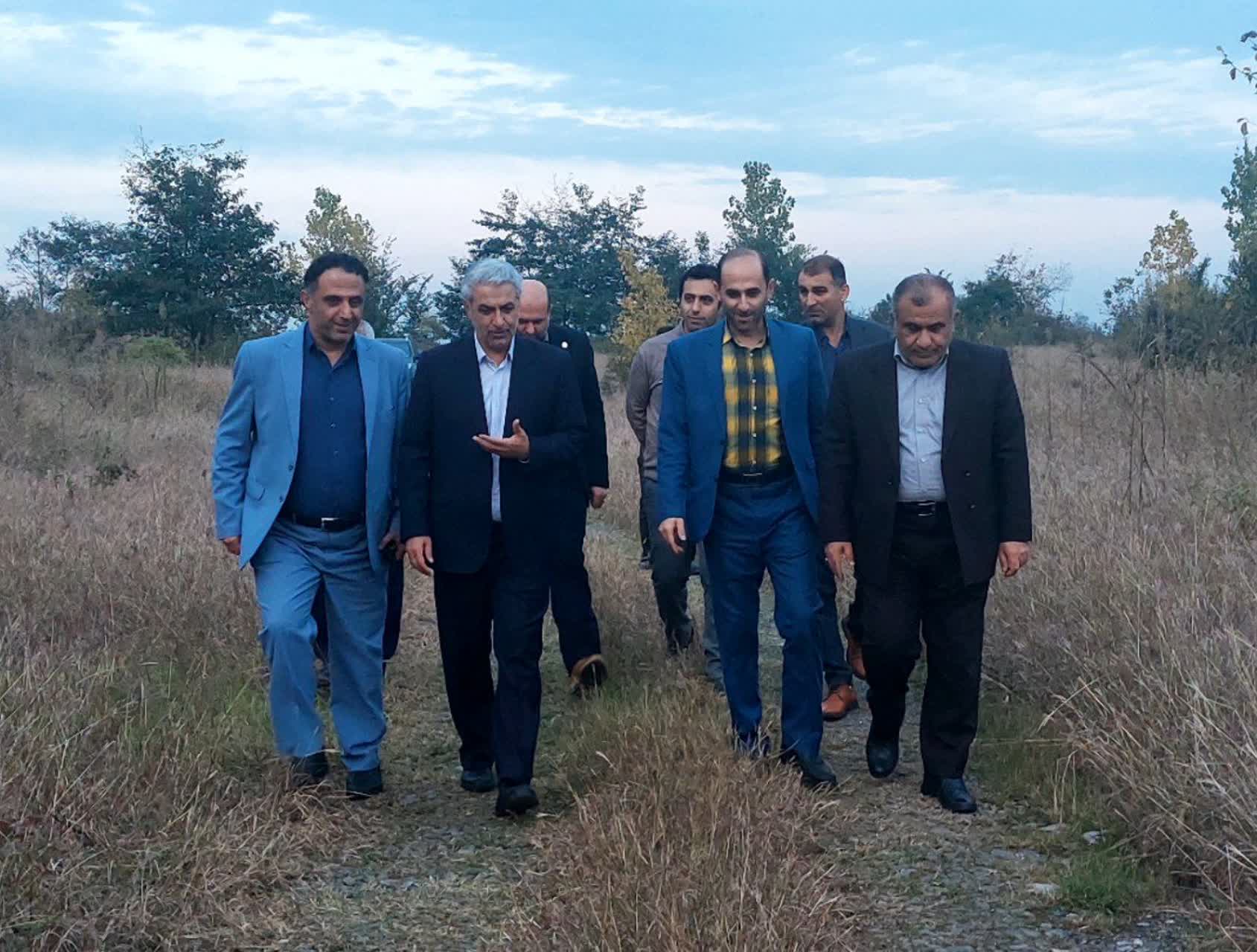 فرماندار رودسر از پروژه راه ارتباطی خسادان سفلی به خسادان علیا، بازدید کرد