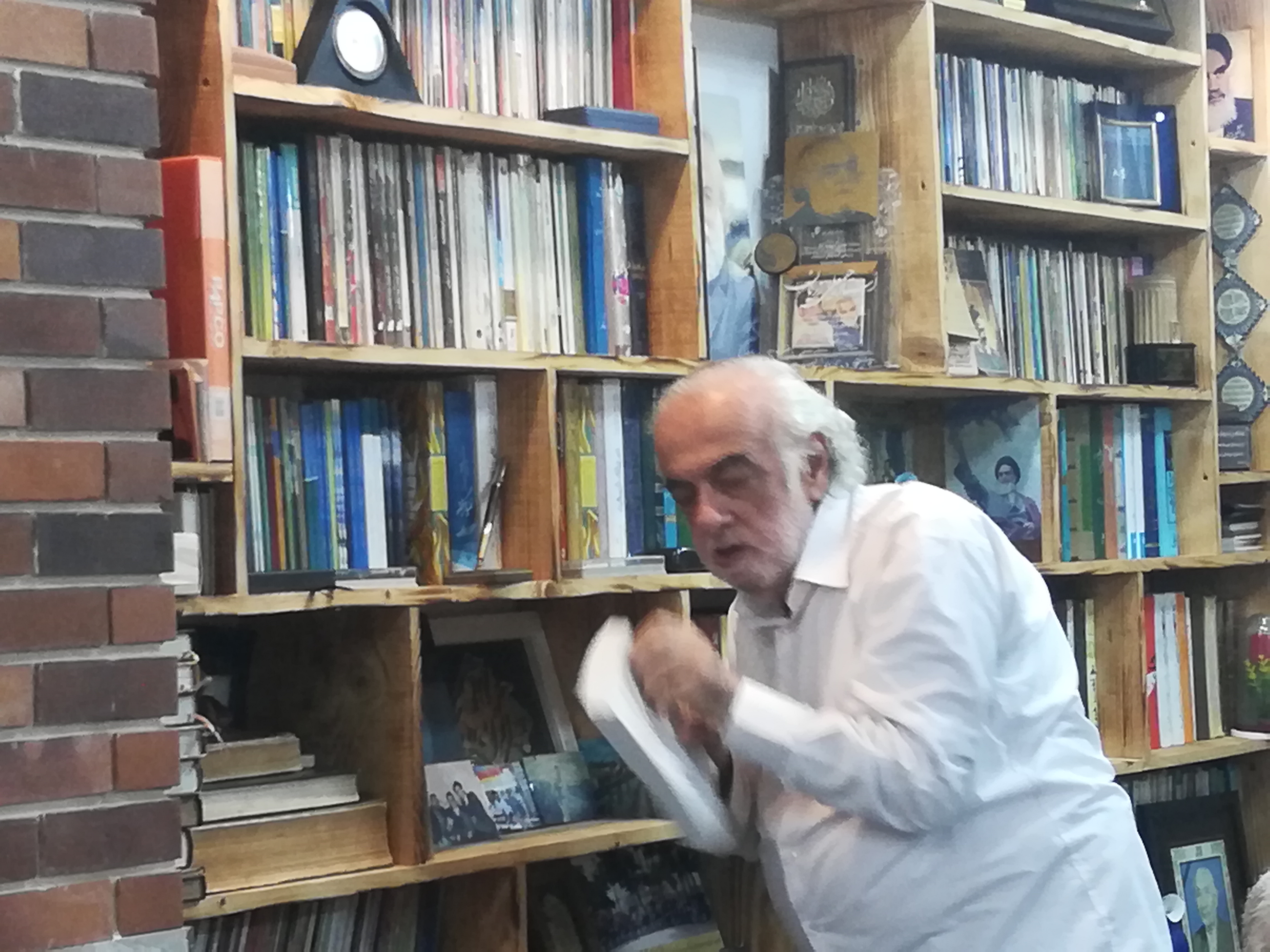 عیادت هنرمندان لنگرودی با شاعر معاصر استاد رحیم زریان