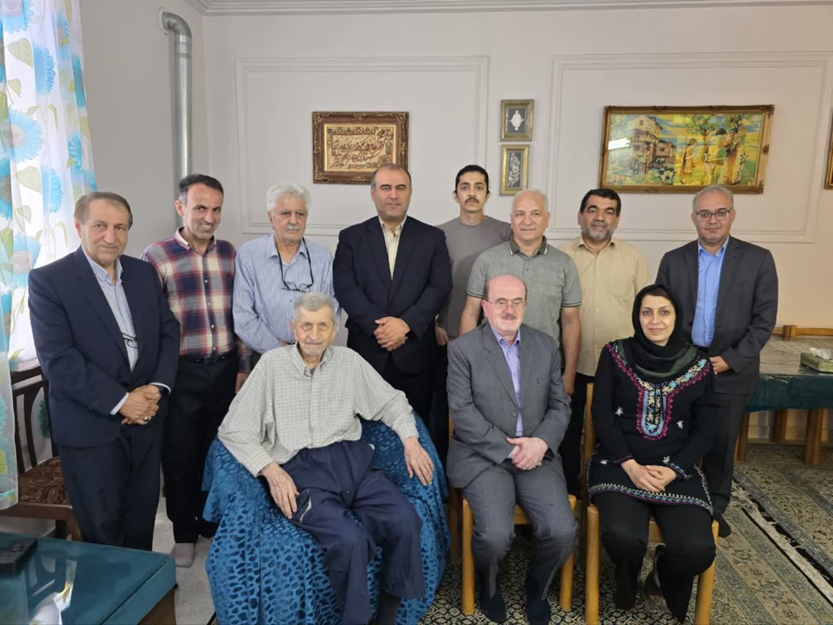 دیدار فرماندار و نماینده شهرستان لنگرود با پدر علم فیزیولوژی گیاهی ایران