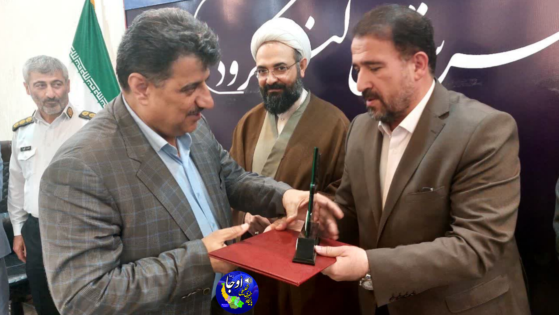 بانیان جشنواره بهار نارنج کومله تجلیل شدند